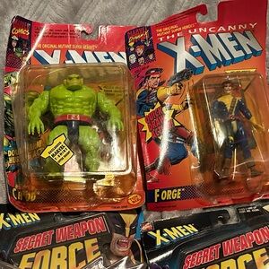 2 X-Men Figures